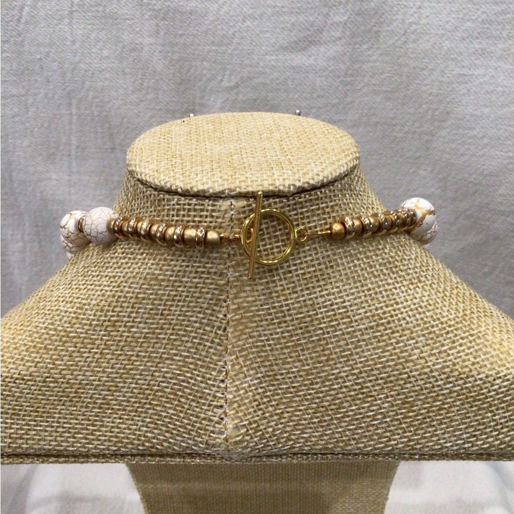 Chic Gold and Cream Beaded Necklace and Earring Set - Picture 3 of 12